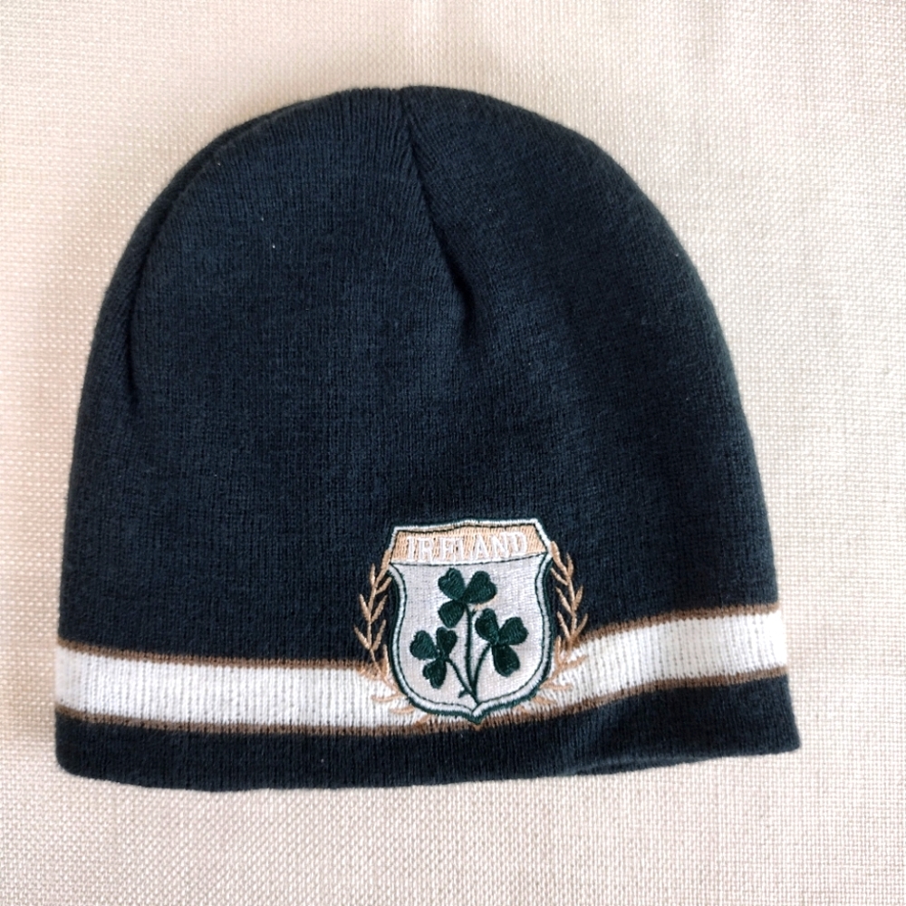 Lansdowne Children's OS 4-10 yrs Bottle Green Ireland Shamrock Crest Knit Hat